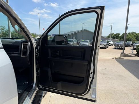Used 2016 RAM 1500 Express AWD/4WD image 46