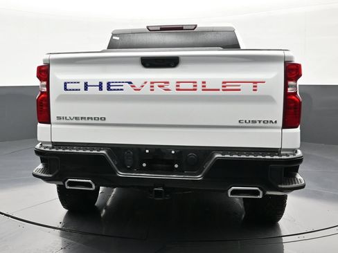 Used 2024 Chevrolet Silverado 1500 Custom Trail Boss AWD/4WD image 4