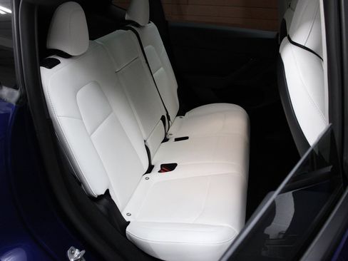 Used 2022 Tesla Model Y Performance image 29