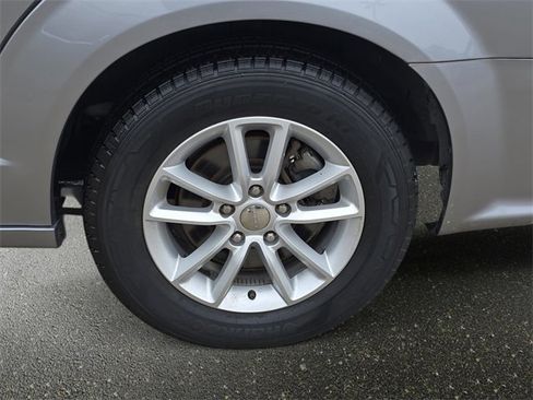 Used 2019 Dodge Grand Caravan SXT image 35