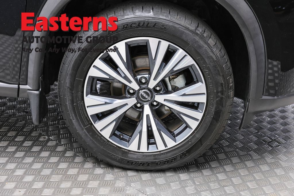 Used 2023 Nissan Rogue SV AWD/4WD image 33