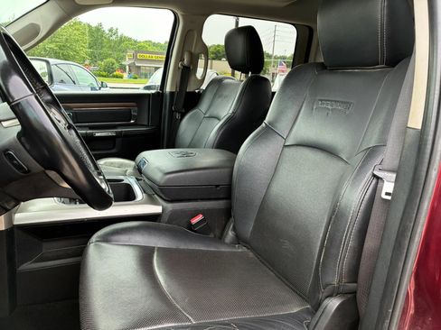 Used 2017 RAM 1500 Laramie w/ Convenience Group AWD/4WD image 5