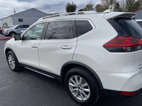 Used 2018 Nissan Rogue SV w/ Premium Package image 6