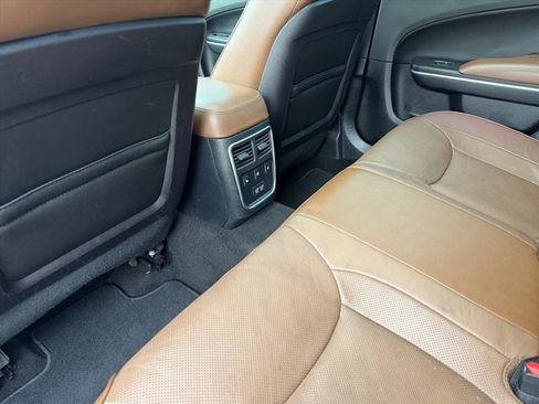 Used 2020 Chrysler 300 Limited image 27