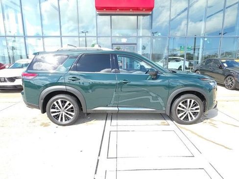 Used 2025 Nissan Pathfinder Platinum w/ Cargo Package image 3