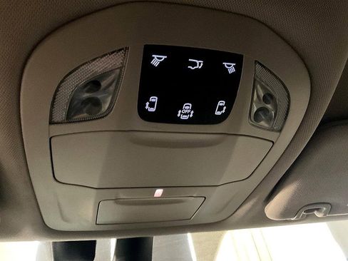 Used 2022 Chrysler Pacifica Touring-L image 25