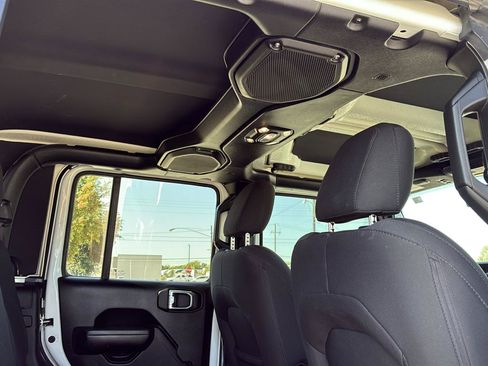 Used 2021 Jeep Gladiator Sport AWD/4WD image 46