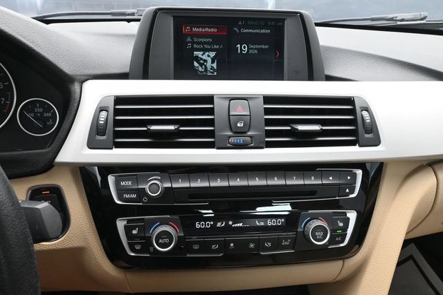 Used 2018 BMW 320i xDrive Sedan AWD/4WD image 40