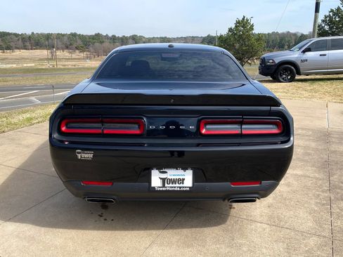Used 2022 Dodge Challenger R/T image 5