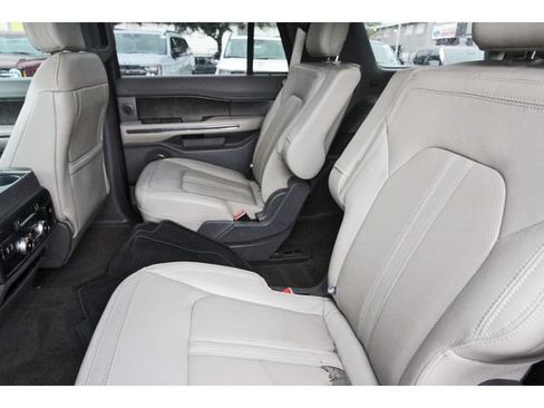 Used 2019 Ford Expedition Limited w/ Equipment Group 301A RWD image 11