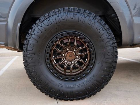Used 2018 Ford F150 Raptor w/ Equipment Group 802A Luxury AWD/4WD image 8