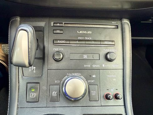 Used 2014 Lexus CT 200h image 35