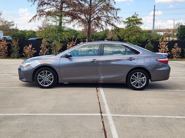 Used 2017 Toyota Camry SE FWD image 4