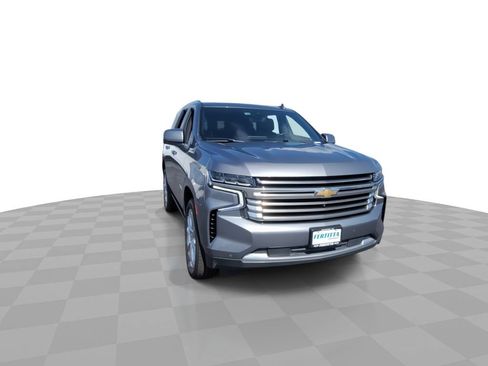 Used 2021 Chevrolet Tahoe High Country w/ Premium Package AWD/4WD image 2