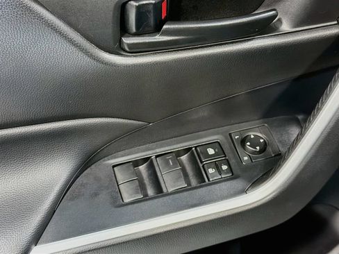 Used 2022 Toyota RAV4 LE AWD/4WD image 18