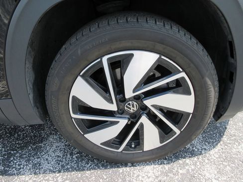 Used 2024 Volkswagen Atlas SEL AWD/4WD image 10