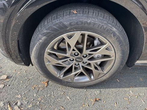 Used 2023 Genesis GV70 2.5T w/ Select Package image 25