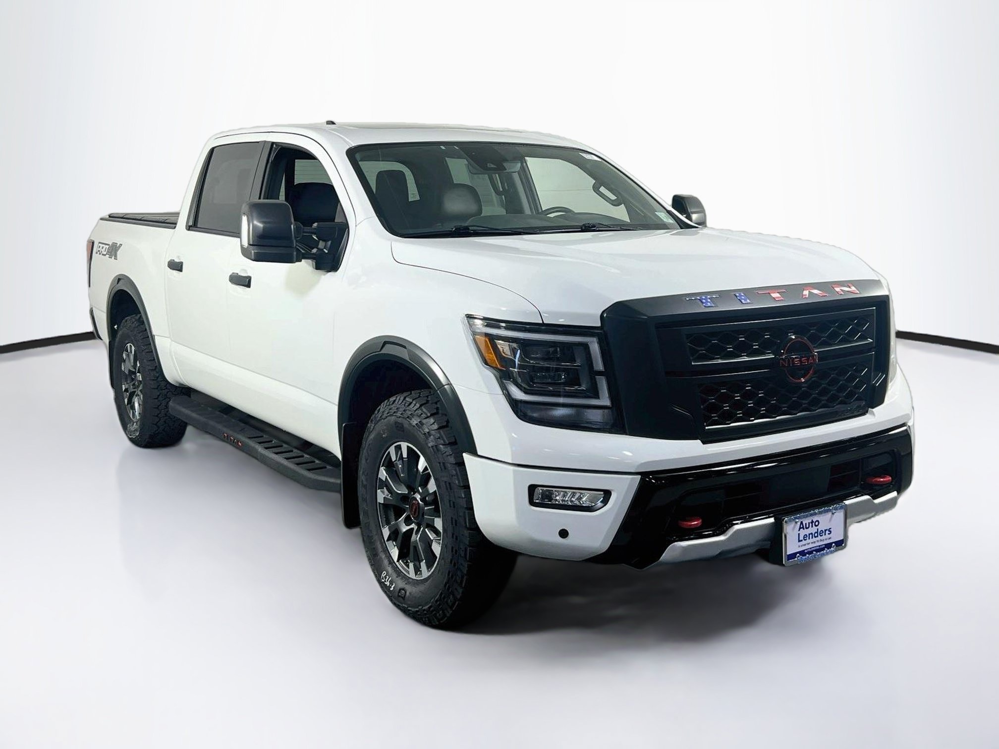Used 2024 Nissan Titan PRO-4X w/ Pro-4x Convenience Package AWD/4WD image 3