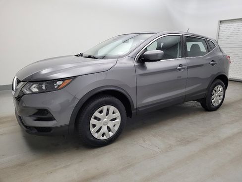 Used 2020 Nissan Rogue Sport S image 2