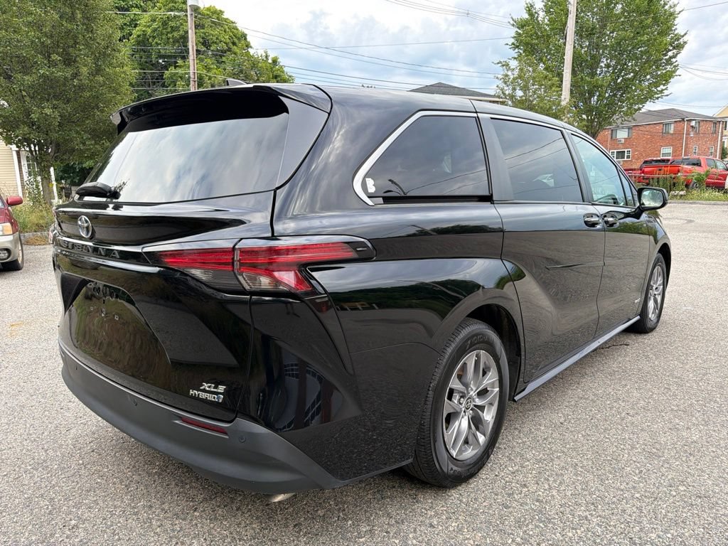 Used 2021 Toyota Sienna XLE AWD/4WD image 7