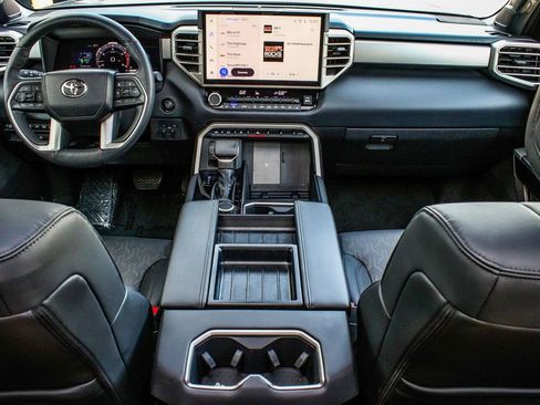 Used 2025 Toyota Tundra Limited AWD/4WD image 33