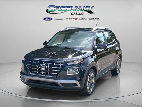 Used 2025 Hyundai Venue SEL FWD image 7