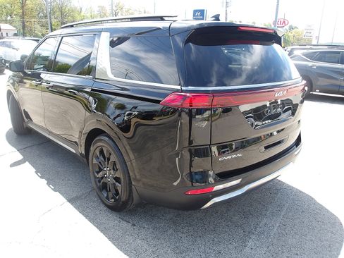 Used 2024 Kia Carnival SX Prestige FWD image 8