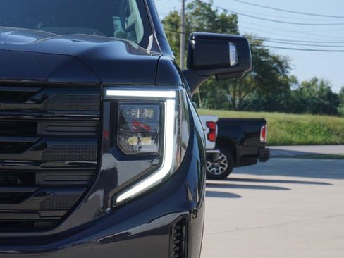 Used 2024 GMC Sierra 1500 Elevation w/ Elevation Premium Package AWD/4WD image 10