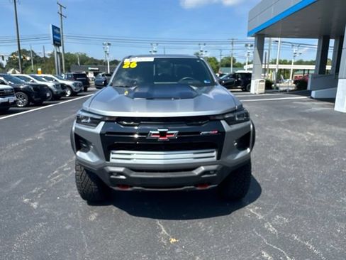Used 2026 Chevrolet Colorado ZR2 w/ Technology Package AWD/4WD image 17