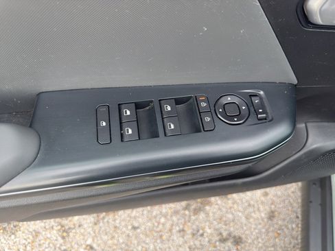 Used 2025 Kia K4 LXS image 10