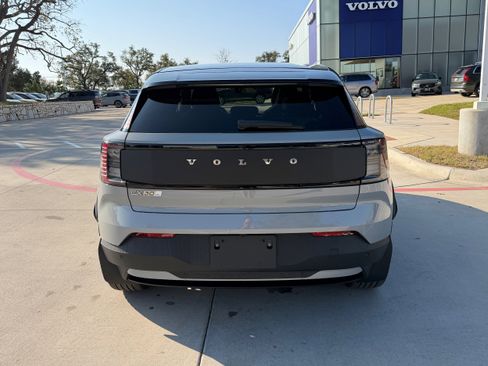 Used 2026 Volvo EX30 Cross Country Ultra w/ Protection Package Premier image 5