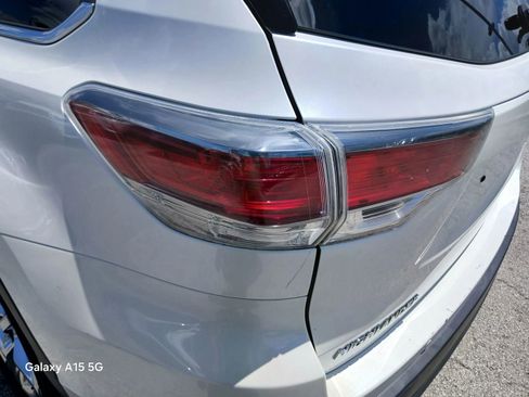 Used 2016 Toyota Highlander Limited FWD image 15