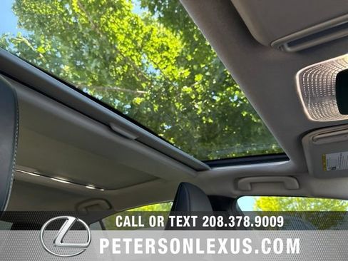 Used 2024 Toyota Prius XLE AWD/4WD image 14