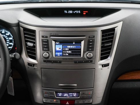 Used 2013 Subaru Outback 2.5i Limited AWD/4WD image 15
