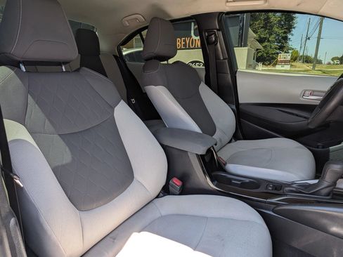 Used 2020 Toyota Corolla LE FWD image 34