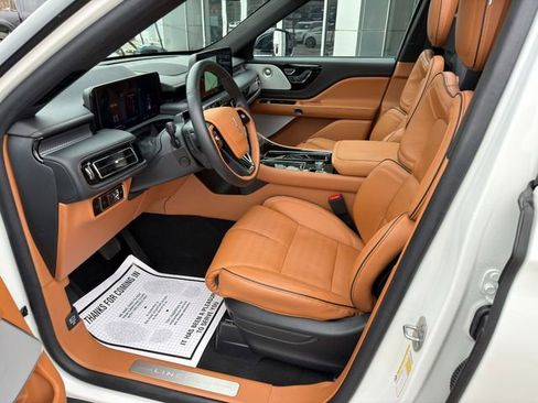 Used 2025 Lincoln Aviator Black Label image 15
