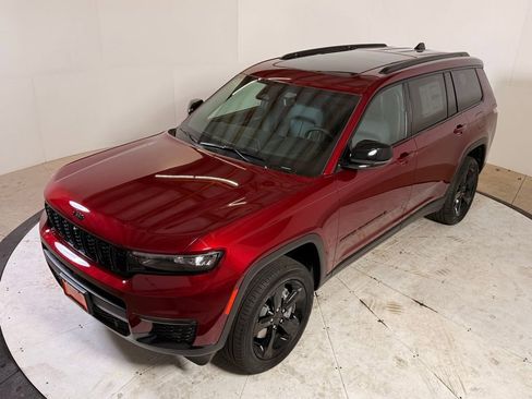 New 2025 Jeep Grand Cherokee L Limited w/ Luxury Tech Group II AWD/4WD image 3