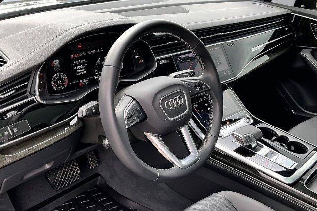 Used 2025 Audi Q7 3.0T Premium Plus AWD/4WD image 16