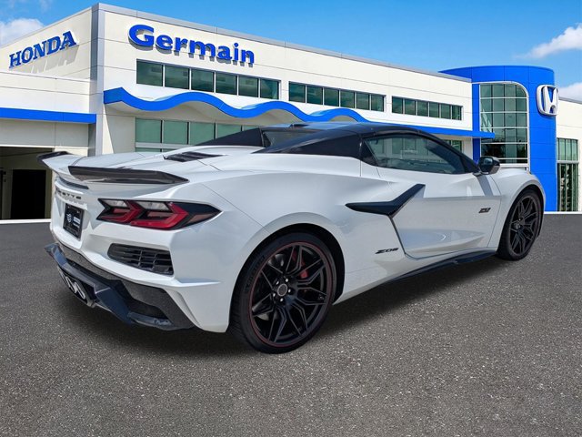 Used 2023 Chevrolet Corvette Z06 RWD image 4