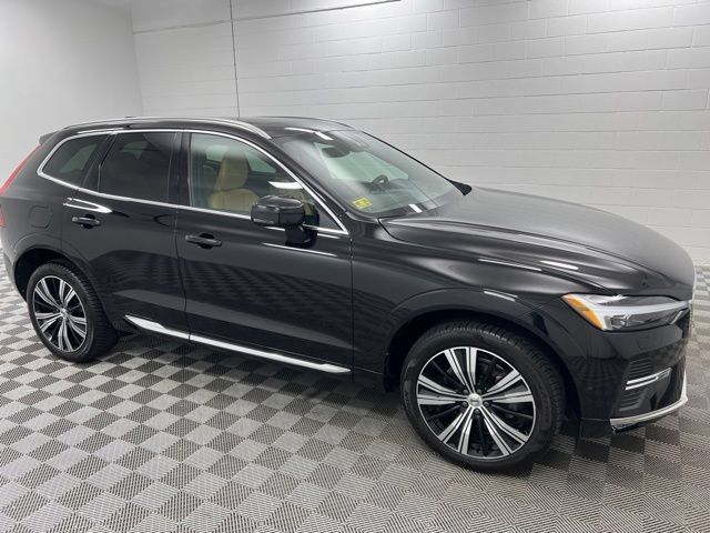 Used 2023 Volvo XC60 B5 Ultimate w/ Climate Package AWD/4WD image 4