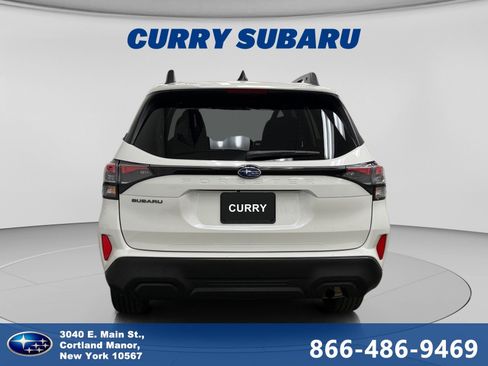 Used 2025 Subaru Forester Premium AWD/4WD image 4