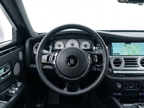 Used 2020 Rolls-Royce Ghost image 11