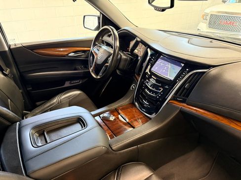 Used 2015 Cadillac Escalade Premium AWD/4WD image 18