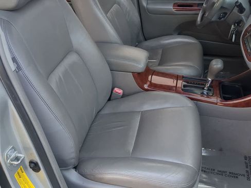 Used 2004 Toyota Camry XLE image 24