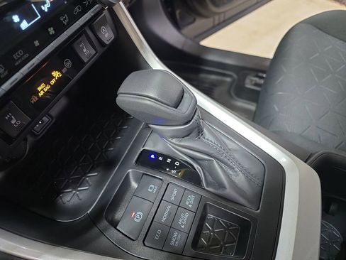 Used 2025 Toyota RAV4 XLE image 26