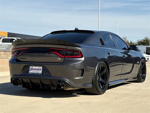 Used 2018 Dodge Charger R/T Scat Pack image 9
