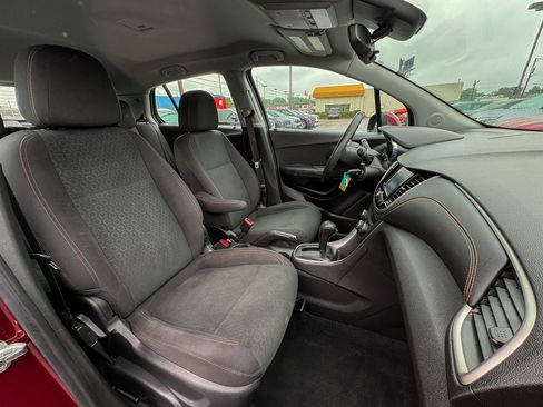 Used 2017 Chevrolet Trax LS FWD image 26