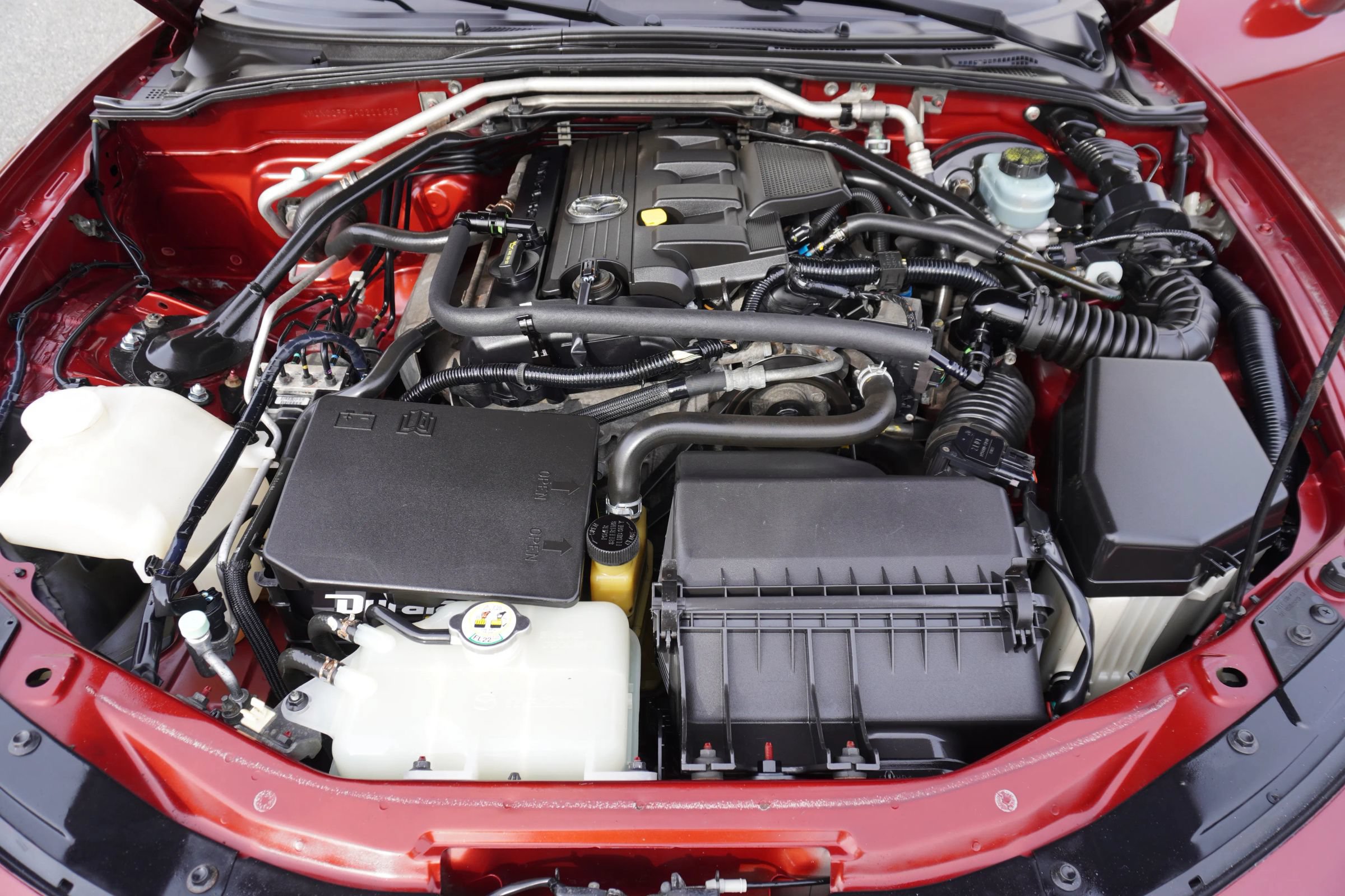 Used 2010 MAZDA MX-5 Miata Grand Touring w/ Premium Pkg RWD image 24