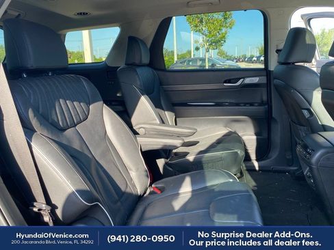 Used 2024 Hyundai Palisade Limited FWD image 20