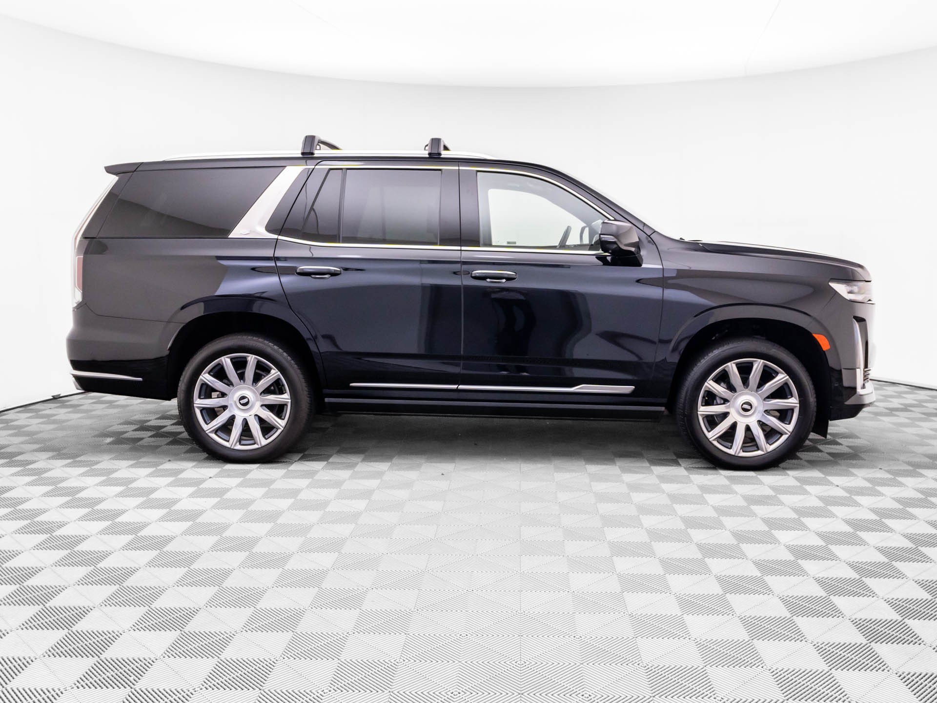 Used 2024 Cadillac Escalade Premium Luxury Platinum w/ LPO, Floor Liner Package AWD/4WD image 6